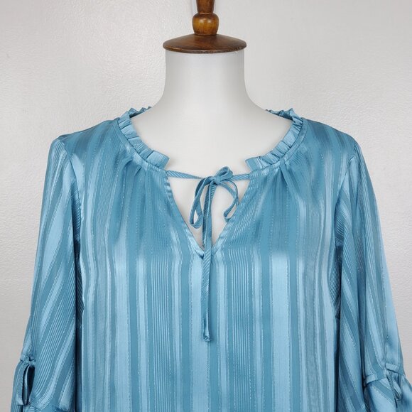 LC Lauren Conrad Feminine Pullover Bell Sleeve Turquoise Top Blouse Size XS - Picture 3 of 14